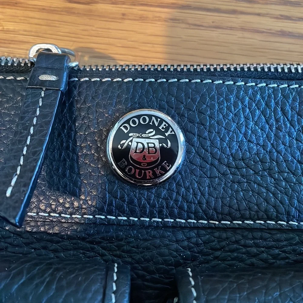 Dooney & Bourke pebble grain leather satchel with silver hardware - Picture 3 of 6